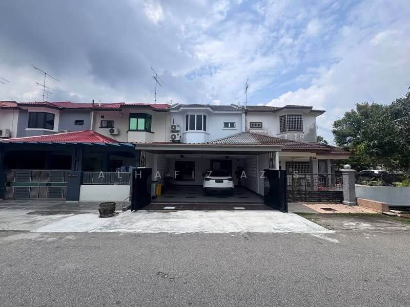 2-storey Terraced House for Sale in Taman Puteri Indah (Batu Pahat) - ALHAFIZ AZIS - Exterior - PropertyGuru.com.my