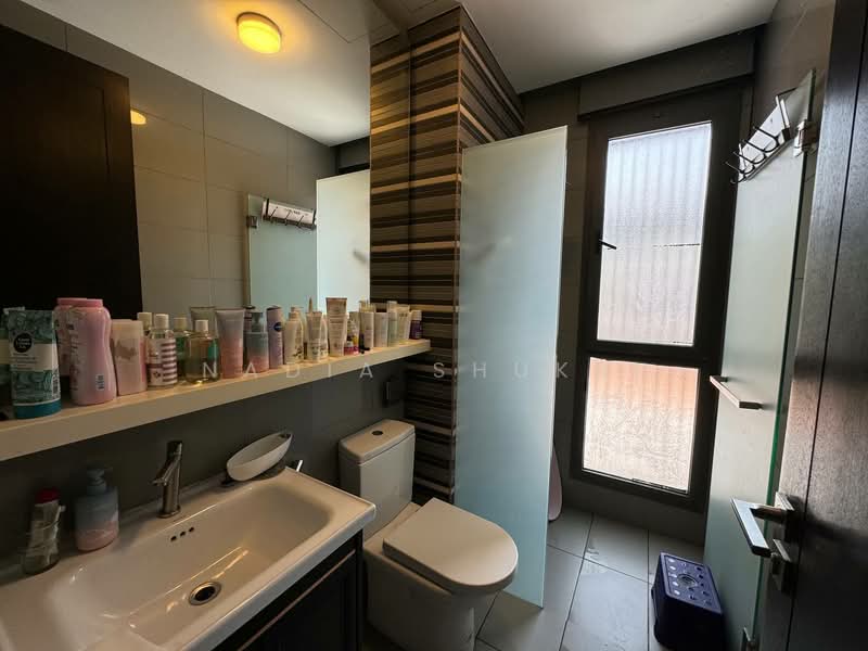 3-storey Terraced House for Sale in Denai Alam (Shah Alam) - Nadia Shukri - Bathroom - PropertyGuru.com.my