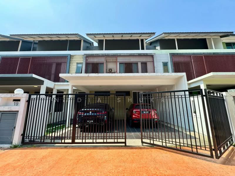 3-storey Terraced House for Sale in Denai Alam (Shah Alam) - Nadia Shukri - Exterior - PropertyGuru.com.my