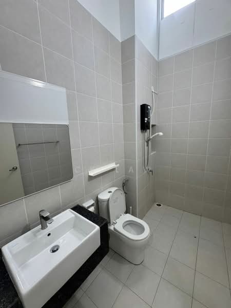 Rumah Teres 2 Tingkat untuk Dijual di Eco Forest (Semenyih) - CK Law - Bathroom - PropertyGuru.com.my