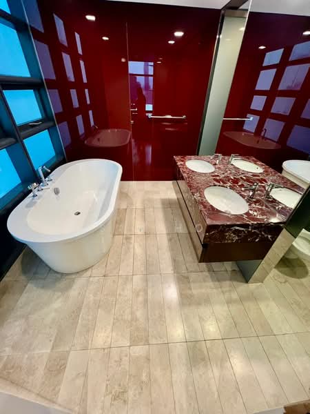 Kondominium untuk Disewa di Condominium @ The Troika - Sam Ho - Bathroom - PropertyGuru.com.my