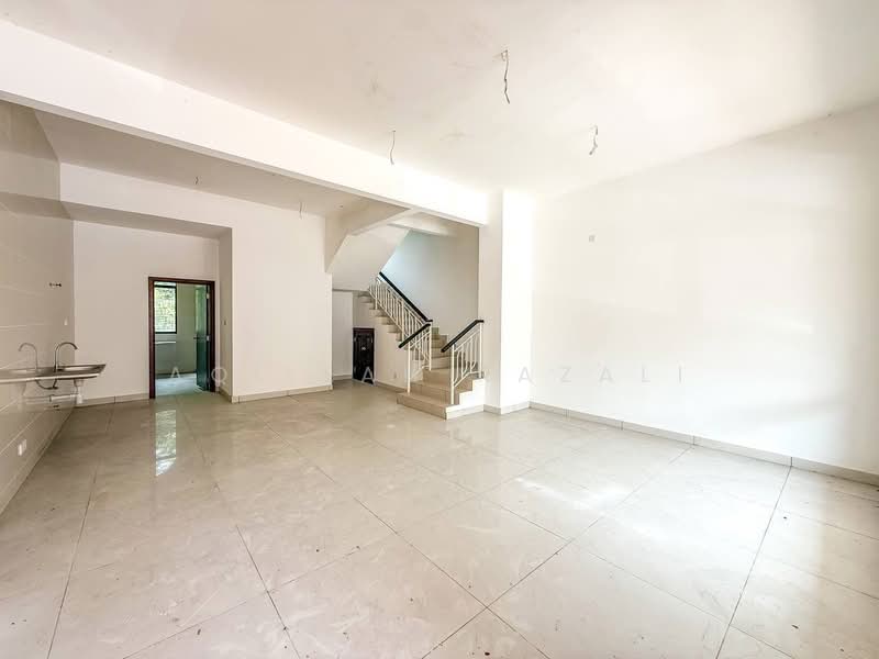 Rumah Teres 3-Tingkat untuk Dijual di Diamond City (Semenyih) - Aqillah Razali - Living Room - PropertyGuru.com.my