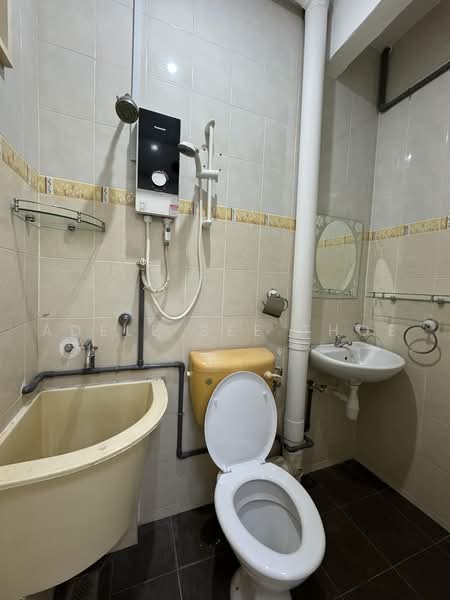 Townhouse for Rent in Raja Uda (Butterworth) - Adele See Thoe - Bathroom - PropertyGuru.com.my