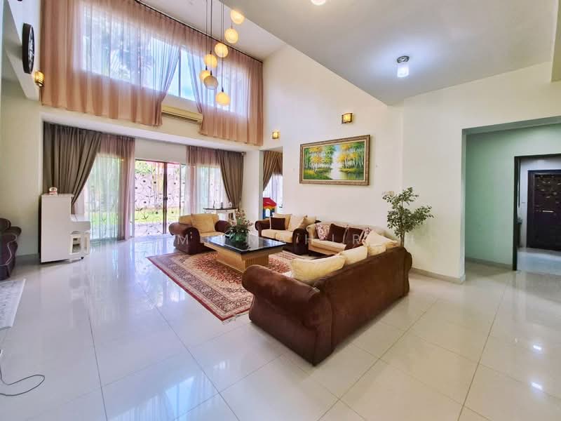 Rumah Banglo untuk Dijual di Kayangan Heights (Shah Alam) - Aimi Mahirah - Living Room - PropertyGuru.com.my
