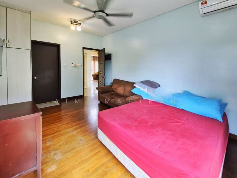 Rumah Banglo untuk Dijual di Kayangan Heights (Shah Alam) - Aimi Mahirah - Bedroom - PropertyGuru.com.my