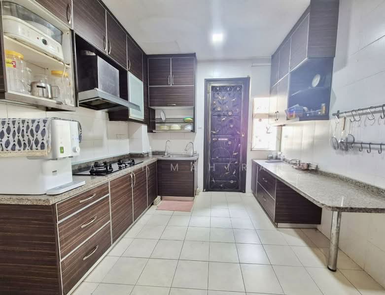 Rumah Banglo untuk Dijual di Kayangan Heights (Shah Alam) - Aimi Mahirah - Kitchen - PropertyGuru.com.my