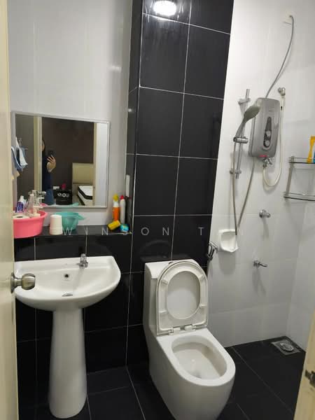 Rumah Teres 2 Tingkat untuk Dijual di Taman Mutiara Rini (Skudai) - Winson Tan - Bathroom - PropertyGuru.com.my