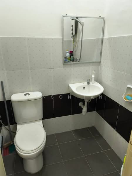 Rumah Teres 2 Tingkat untuk Dijual di Taman Mutiara Rini (Skudai) - Winson Tan - Bathroom - PropertyGuru.com.my