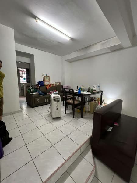 2-storey Terraced House for Sale in Taman Megah Ria (Masai) - Shu Ying - Living Room - PropertyGuru.com.my