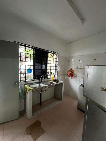 2-storey Terraced House for Sale in Taman Megah Ria (Masai) - Shu Ying - Kitchen - PropertyGuru.com.my