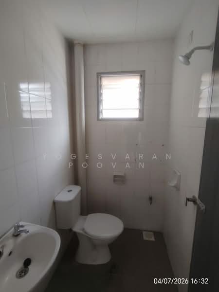 Pangsapuri untuk Dijual di Prima Bayu Apartment - Yogesvaran Poovan - Bathroom - PropertyGuru.com.my