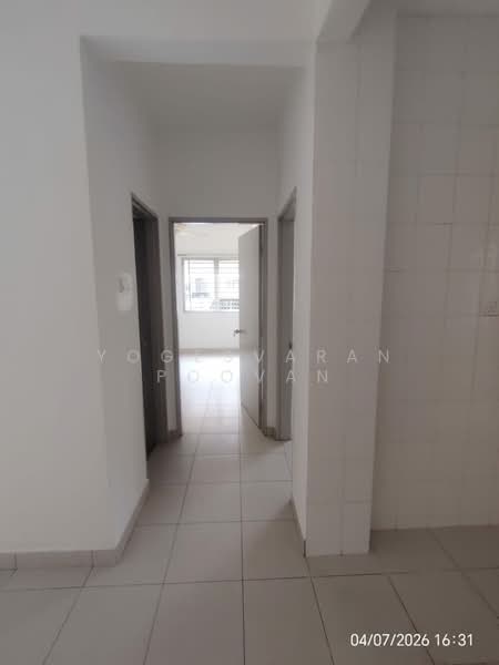 Pangsapuri untuk Dijual di Prima Bayu Apartment - Yogesvaran Poovan - Corridor - PropertyGuru.com.my