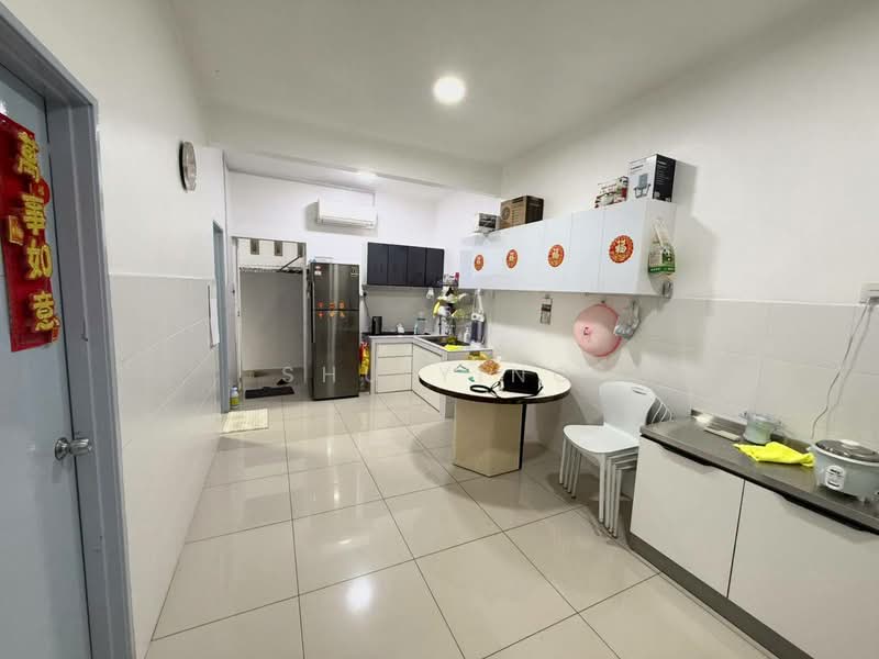 Rumah Teres 2-Tingkat untuk Dijual di Bandar Tiram (Ulu Tiram) - Shu Ying - Kitchen - PropertyGuru.com.my