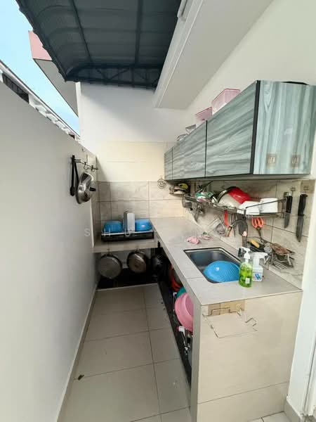 Rumah Teres 2-Tingkat untuk Dijual di Bandar Tiram (Ulu Tiram) - Shu Ying - Kitchen - PropertyGuru.com.my