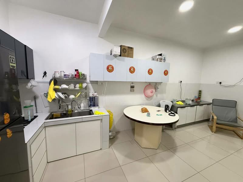 Rumah Teres 2-Tingkat untuk Dijual di Bandar Tiram (Ulu Tiram) - Shu Ying - Kitchen - PropertyGuru.com.my