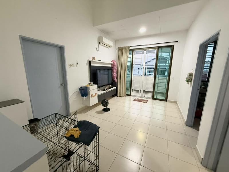 Rumah Teres 2-Tingkat untuk Dijual di Bandar Tiram (Ulu Tiram) - Shu Ying - Living Room - PropertyGuru.com.my
