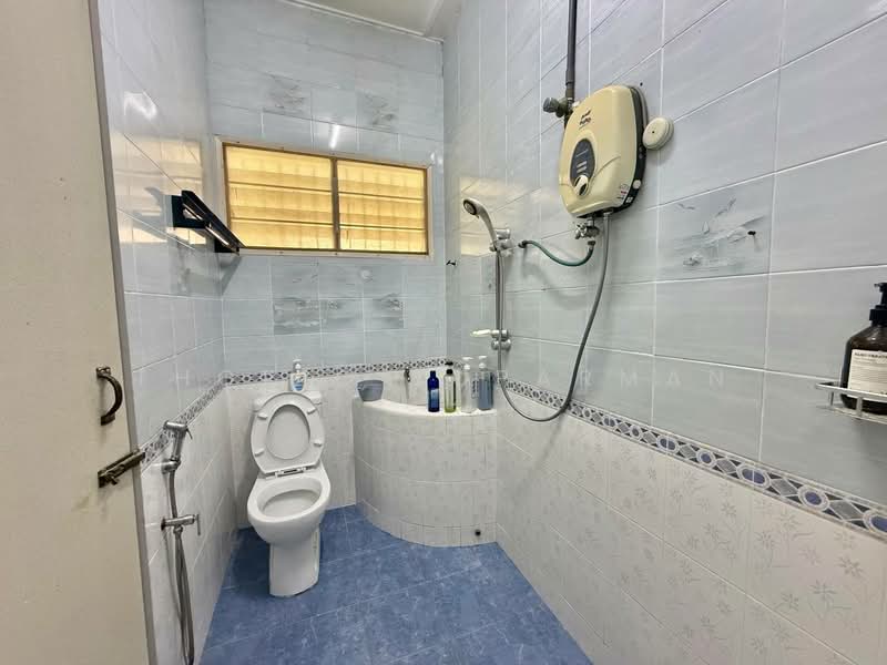 Rumah Teres 1.5 Tingkat untuk Dijual di Taman Ehsan (Kepong) - Thoriq Suparman - Bathroom - PropertyGuru.com.my