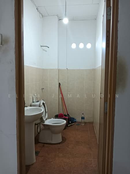 Bungalow for Sale in Kajang (Selangor) - Eliza Jamaludin - Bathroom - PropertyGuru.com.my
