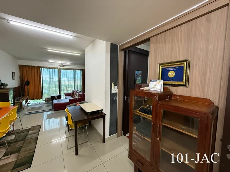 Servis Apartment untuk Disewa di Trefoil @ Setia City - Nazrin Affendy - Living Room - PropertyGuru.com.my