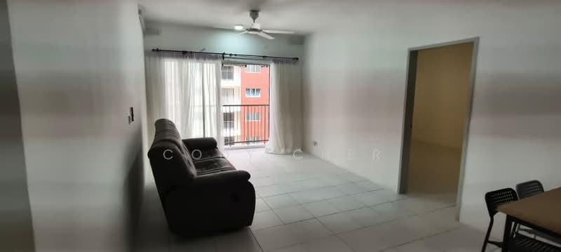 Kondominium untuk Disewa di Residensi Sateria - Cody Cher - Living Room - PropertyGuru.com.my
