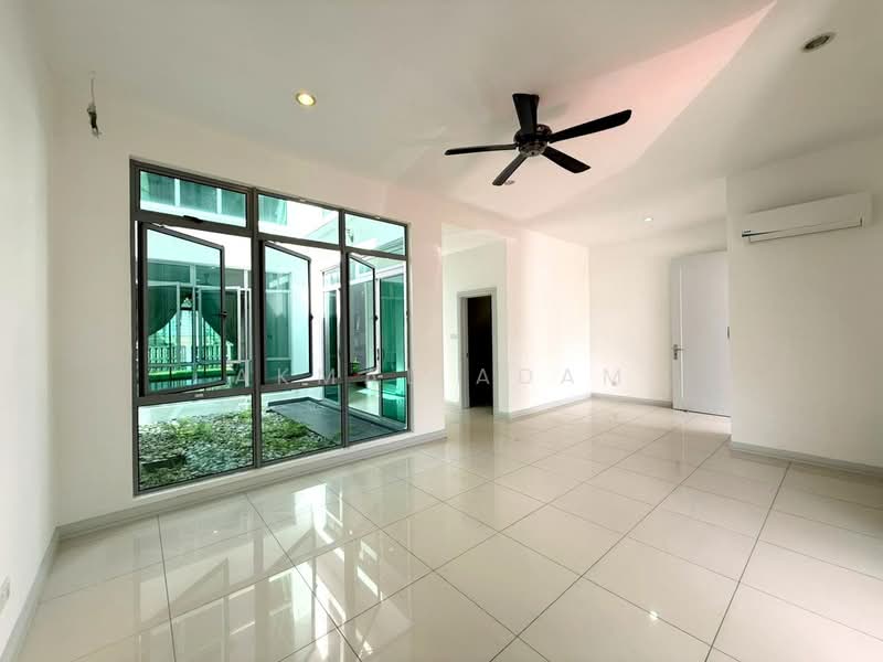Rumah Teres 2-Tingkat untuk Dijual di Setia Eco Glades (Cyberjaya) - Akmal Adam - Living Room - PropertyGuru.com.my