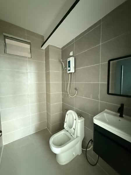 Pangsapuri untuk Dijual di Lake View Suites - Daphne Lee - Bathroom - PropertyGuru.com.my