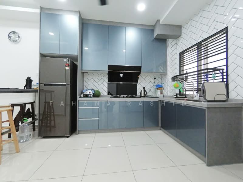 Townhouse for Sale in Bandar Puncak Alam (Puncak Alam) - Fahana Rashid - Kitchen - PropertyGuru.com.my