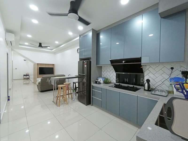 Townhouse for Sale in Bandar Puncak Alam (Puncak Alam) - Fahana Rashid - Living Room - PropertyGuru.com.my