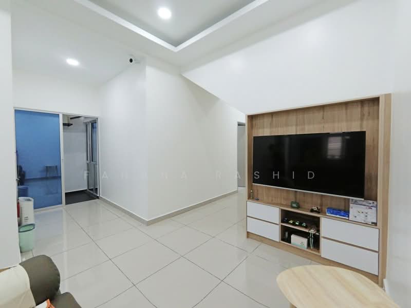 Townhouse for Sale in Bandar Puncak Alam (Puncak Alam) - Fahana Rashid - Living Room - PropertyGuru.com.my