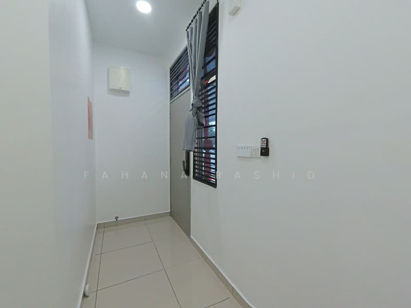 Townhouse for Sale in Bandar Puncak Alam (Puncak Alam) - Fahana Rashid - Corridor - PropertyGuru.com.my