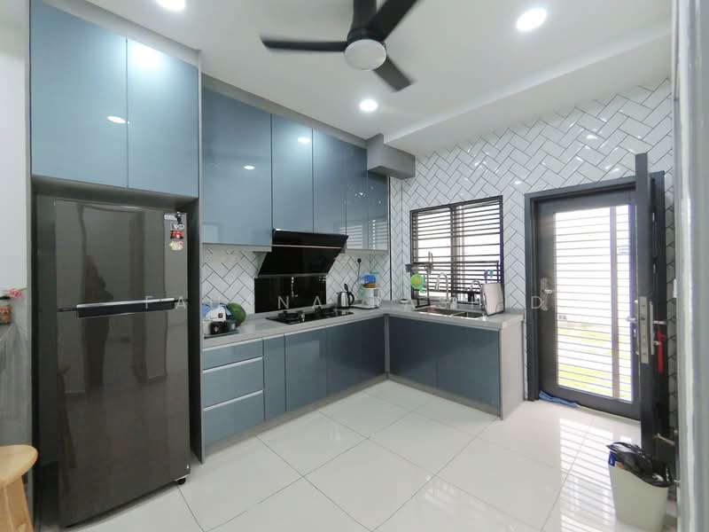Townhouse for Sale in Bandar Puncak Alam (Puncak Alam) - Fahana Rashid - Kitchen - PropertyGuru.com.my