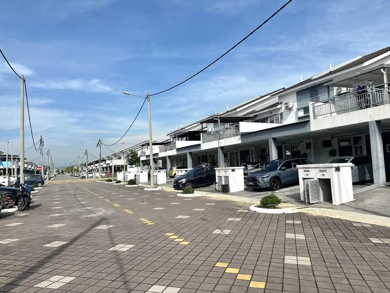 Townhouse for Sale in Bandar Puncak Alam (Puncak Alam) - Fahana Rashid - Exterior - PropertyGuru.com.my