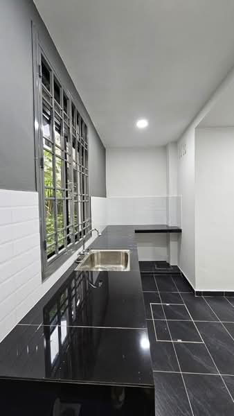 2-storey Terraced House for Sale in Johor Bahru (Johor) - Chloe Ying - Kitchen - PropertyGuru.com.my