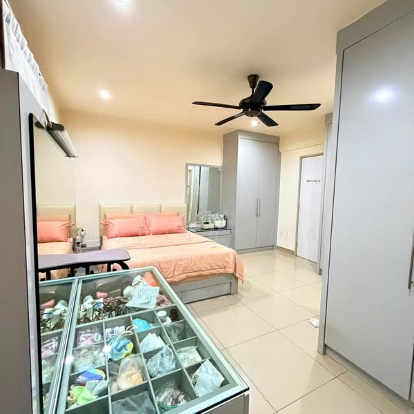 Servis Apartment untuk Dijual di SuriaMas Suites - Pauline Ng - Bedroom - PropertyGuru.com.my
