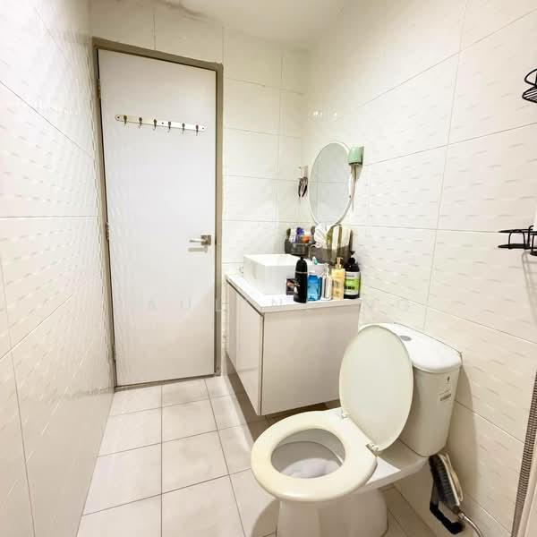 Servis Apartment untuk Dijual di SuriaMas Suites - Pauline Ng - Bathroom - PropertyGuru.com.my