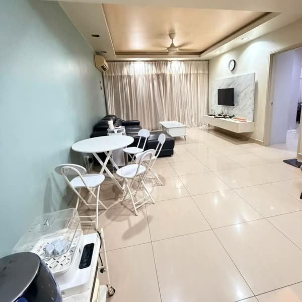 Servis Apartment untuk Dijual di SuriaMas Suites - Pauline Ng - Living Room - PropertyGuru.com.my