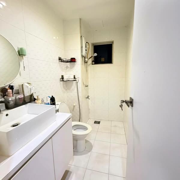 Servis Apartment untuk Dijual di SuriaMas Suites - Pauline Ng - Bathroom - PropertyGuru.com.my