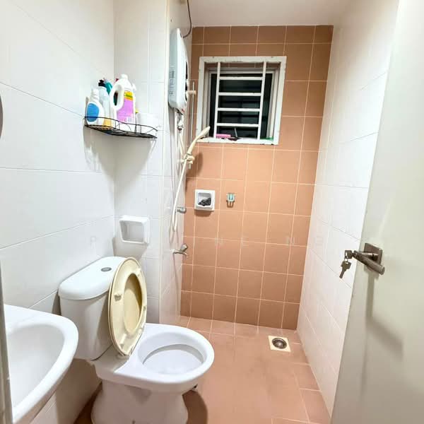 Servis Apartment untuk Dijual di SuriaMas Suites - Pauline Ng - Bathroom - PropertyGuru.com.my