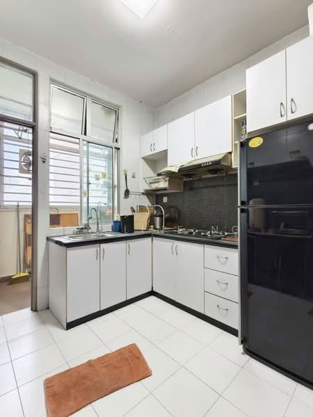Apartment for Sale at M'tiara - Pauline Ng - Kitchen - PropertyGuru.com.my