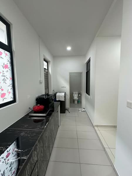 Rumah Teres untuk Disewa di Taman Desa Tebrau (Tebrau) - Pauline Ng - Kitchen - PropertyGuru.com.my