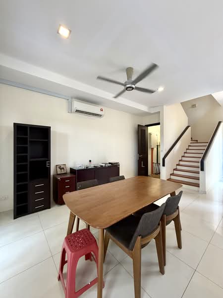 Rumah Teres 2.5 Tingkat untuk Dijual di Seri Tanjung Pinang (Tanjung Tokong) - Evonne Lim - Dining Room - PropertyGuru.com.my