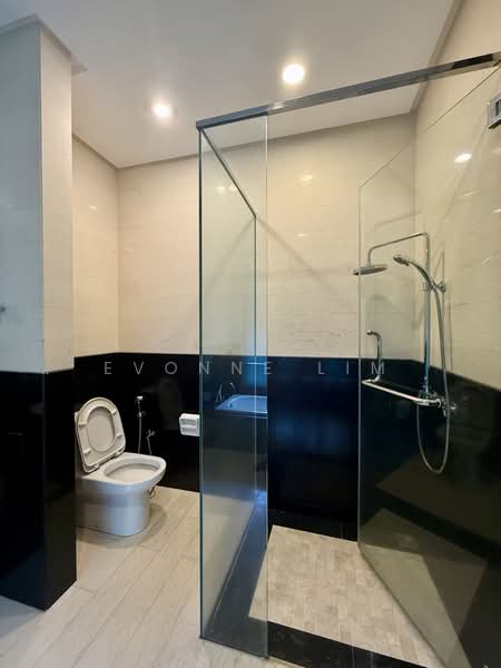 Rumah Teres 2.5 Tingkat untuk Dijual di Seri Tanjung Pinang (Tanjung Tokong) - Evonne Lim - Bathroom - PropertyGuru.com.my