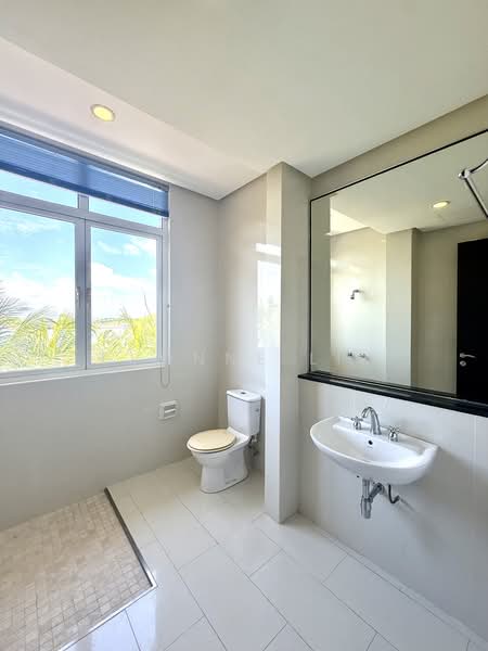 Rumah Teres 2.5 Tingkat untuk Dijual di Seri Tanjung Pinang (Tanjung Tokong) - Evonne Lim - Bathroom - PropertyGuru.com.my