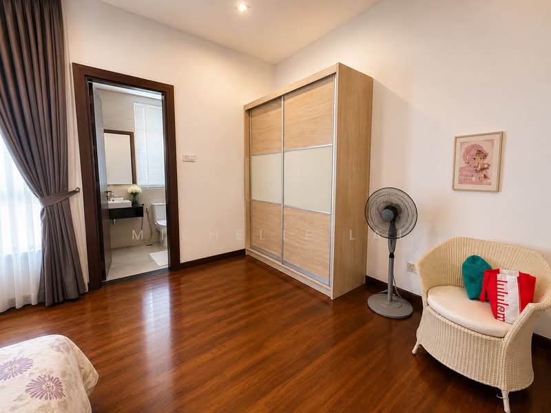 Kondominium untuk Dijual di Infinity Beachfront Condominium - Michelle Lai - Bedroom - PropertyGuru.com.my