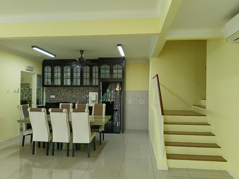 Rumah Bandar untuk Disewa di Shah Alam (Selangor) - Joey Koh - Dining Room - PropertyGuru.com.my