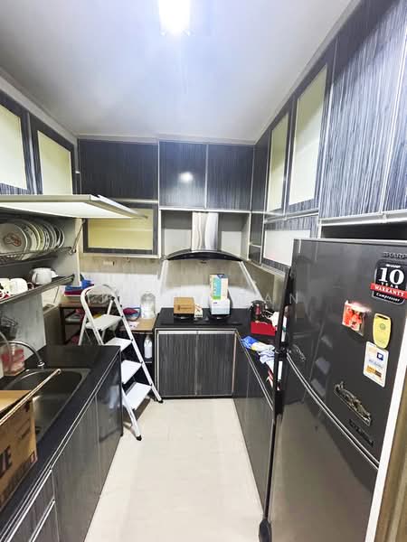 Pangsapuri untuk Disewa di Desa Permata Pearl Block 9 - Jerry Tan - Kitchen - PropertyGuru.com.my