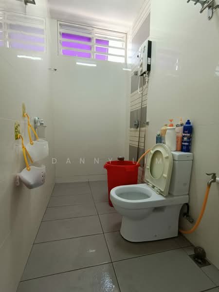 Rumah Berkembar untuk Dijual di Sungai Ara (Penang) - Danny Lim - Bathroom - PropertyGuru.com.my