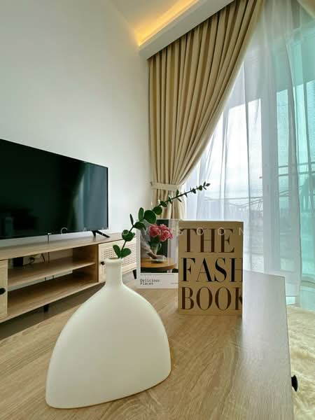 Servis Apartment untuk Dijual di Southbank Residence - Candy Soon - Living Room - PropertyGuru.com.my