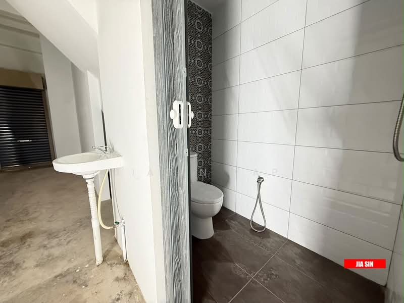 Shop for Rent in George Town (Penang) - Jiasin Yap - Bathroom - PropertyGuru.com.my