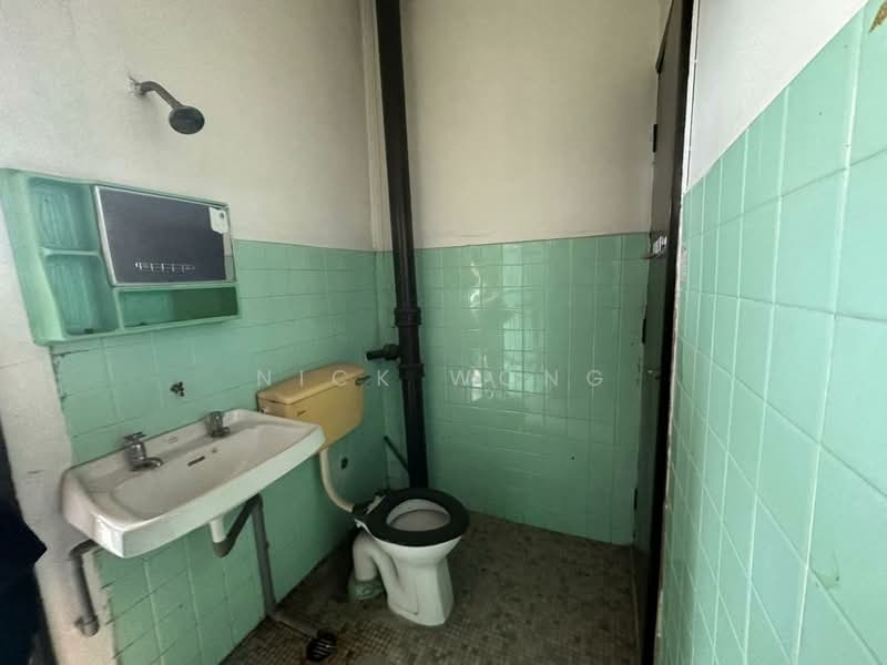 Rumah Teres 2 Tingkat untuk Dijual di Taman Bukit Anggerik (Cheras) - Nick Wong - Bathroom - PropertyGuru.com.my
